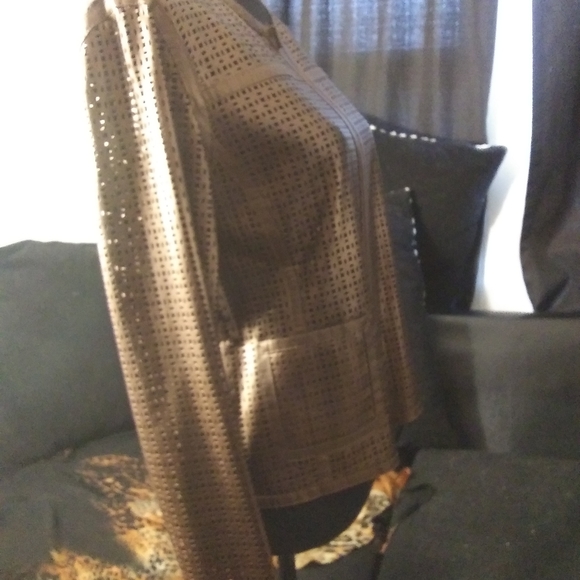 Bronze Jacket - Picture 5 of 7